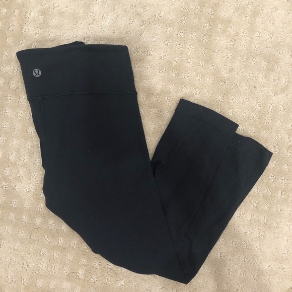 Lululemon Wunder Under Crops - Picture 3 of 3